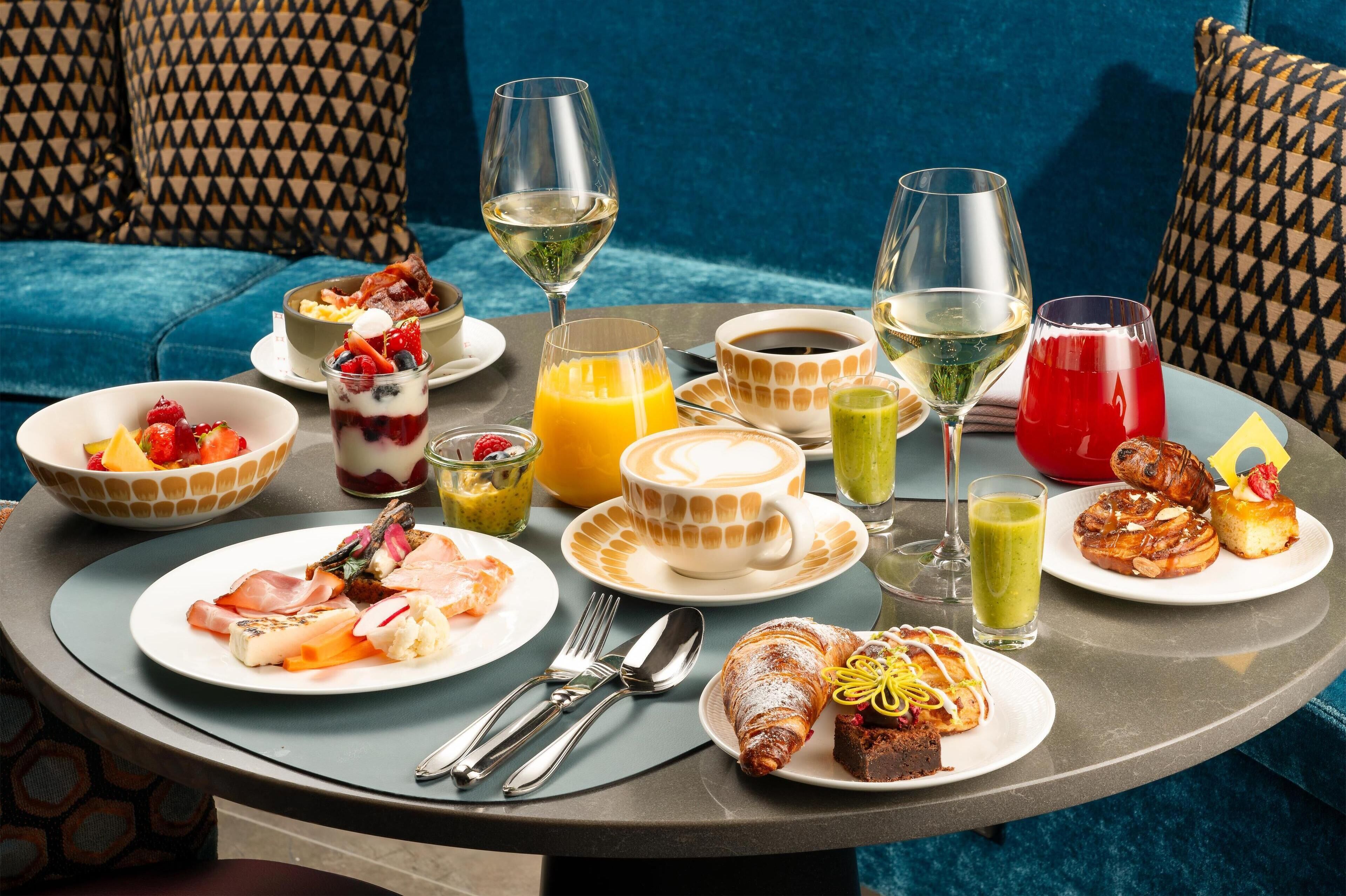 Daily buffet breakfast for a fee