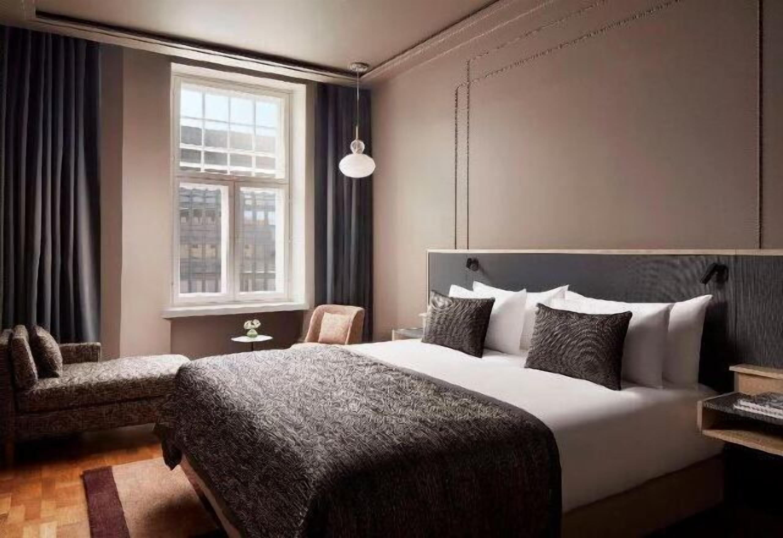 高級寢具、迷你吧、房內夾萬、書桌