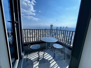 Departamento, acceso a la alberca (3904) | Terraza o patio