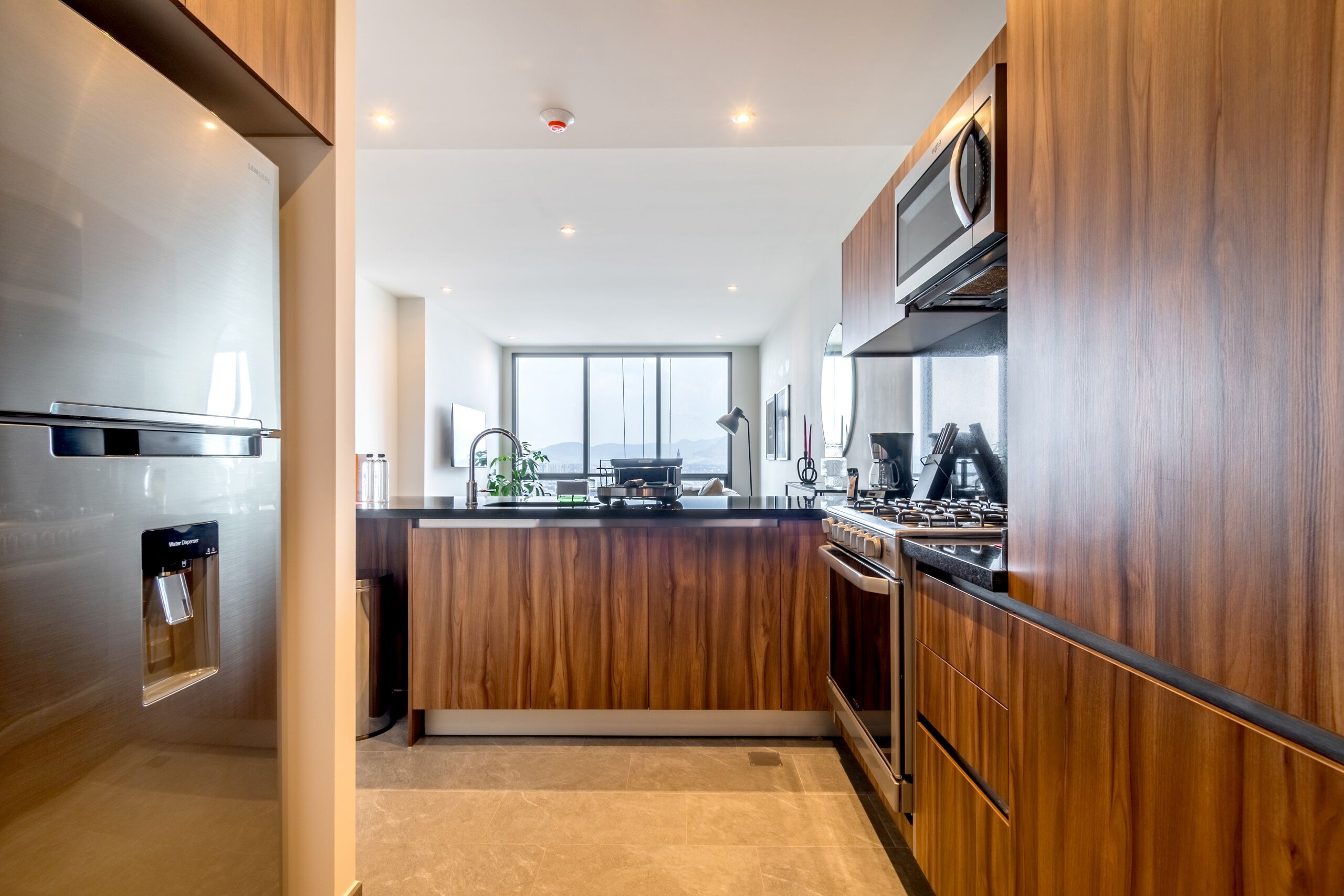 Departamento, 2 habitaciones, acceso a la alberca (2407) | Cocina privada | Refrigerador, microondas, horno y parrilla de estufa 