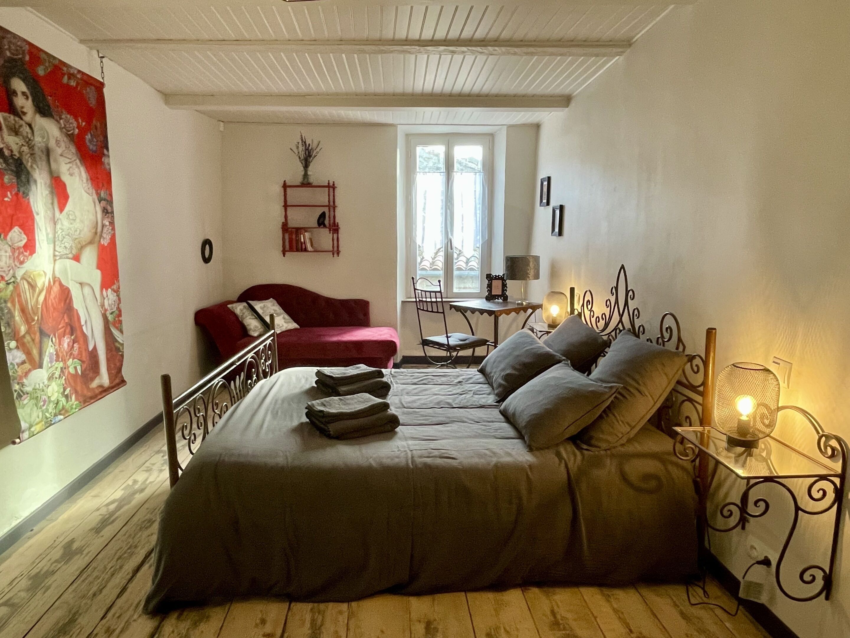 3 chambres, fer et planche à repasser, lit parapluie, Wi-Fi gratuit