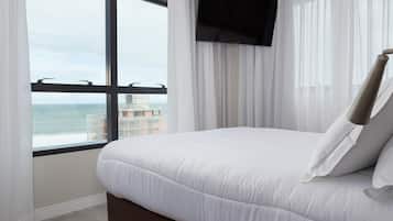 Family Room | 1 bedroom, minibar, in-room safe, free WiFi