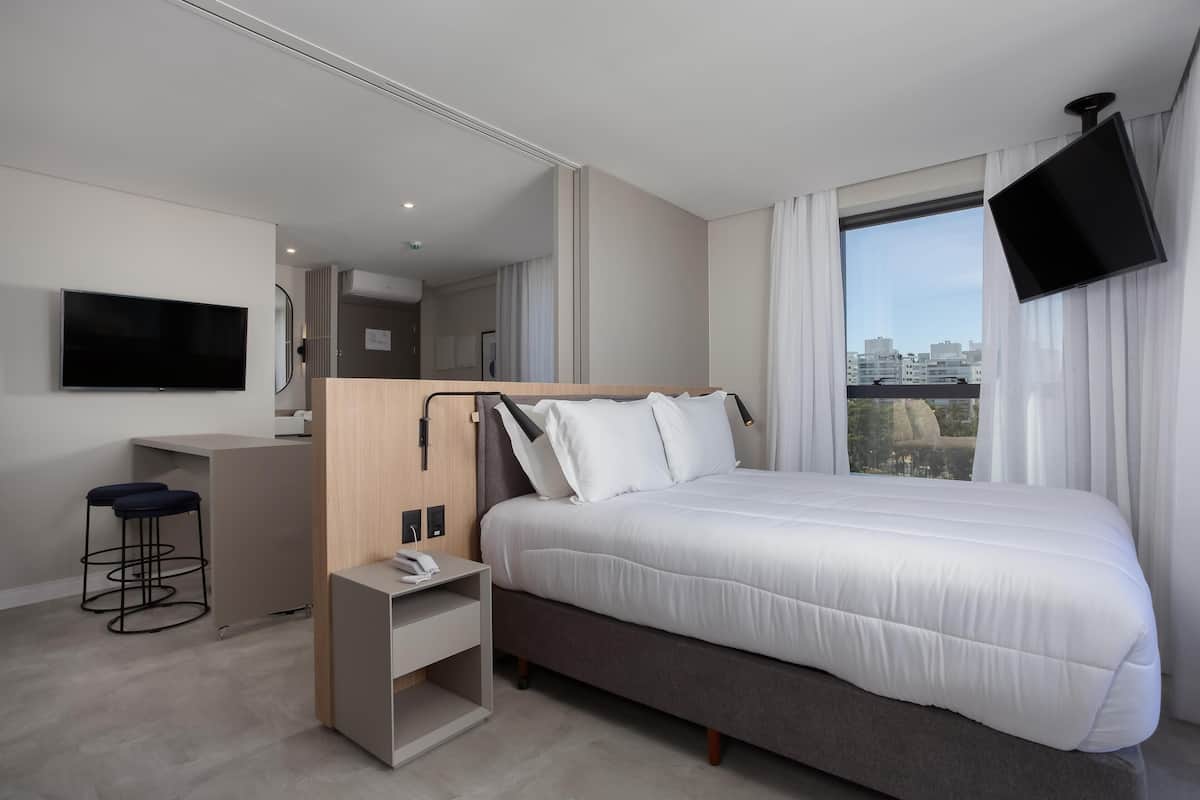 1 bedroom, minibar, in-room safe, free WiFi