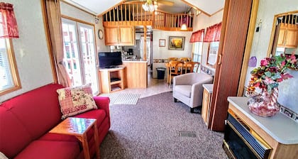 Eagle Nest Vacation Cabin at Creekside