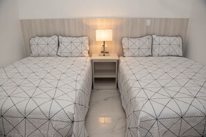Family Apartment | 4 bedrooms, soundproofing, iron/ironing board, free WiFi - Casa Bianca (Panama City)