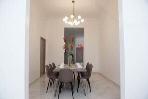 Flat-screen TV - Casa Bianca (Panama City)