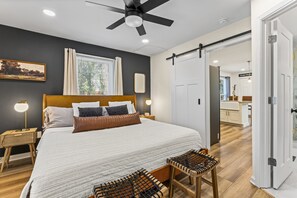 6 chambres, bureau, fer et planche à repasser, accès Internet