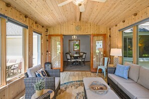 TV connectée, jeux vidéo, lecteur de DVD, baby-foot