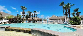 Cozy beach home w/ Heated Pool !NO CLN FEE!, Cozy beach home w/ Heated Pool !NO CLN FEE!