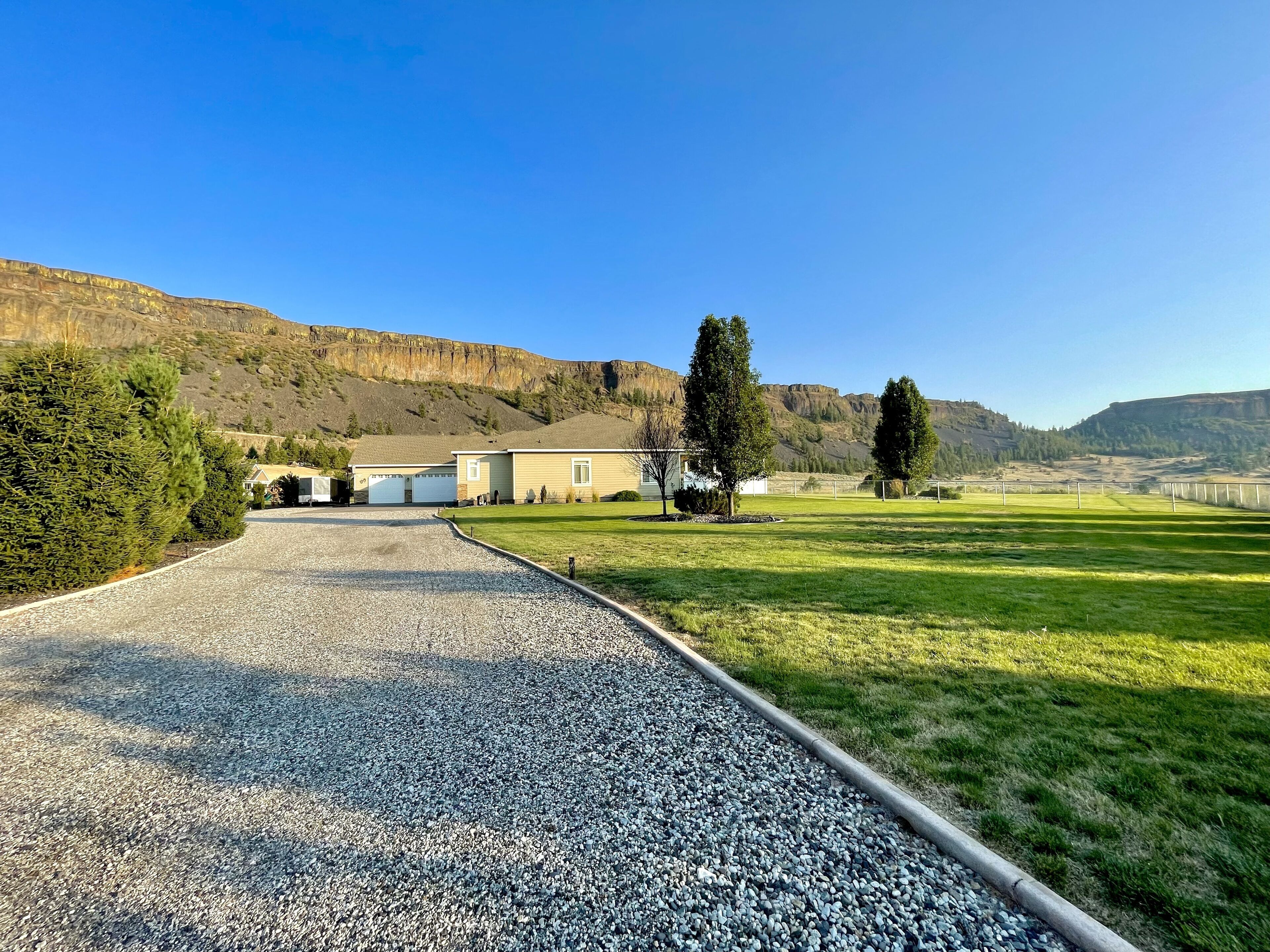 Cozy retreat in beautiful Coulee. 