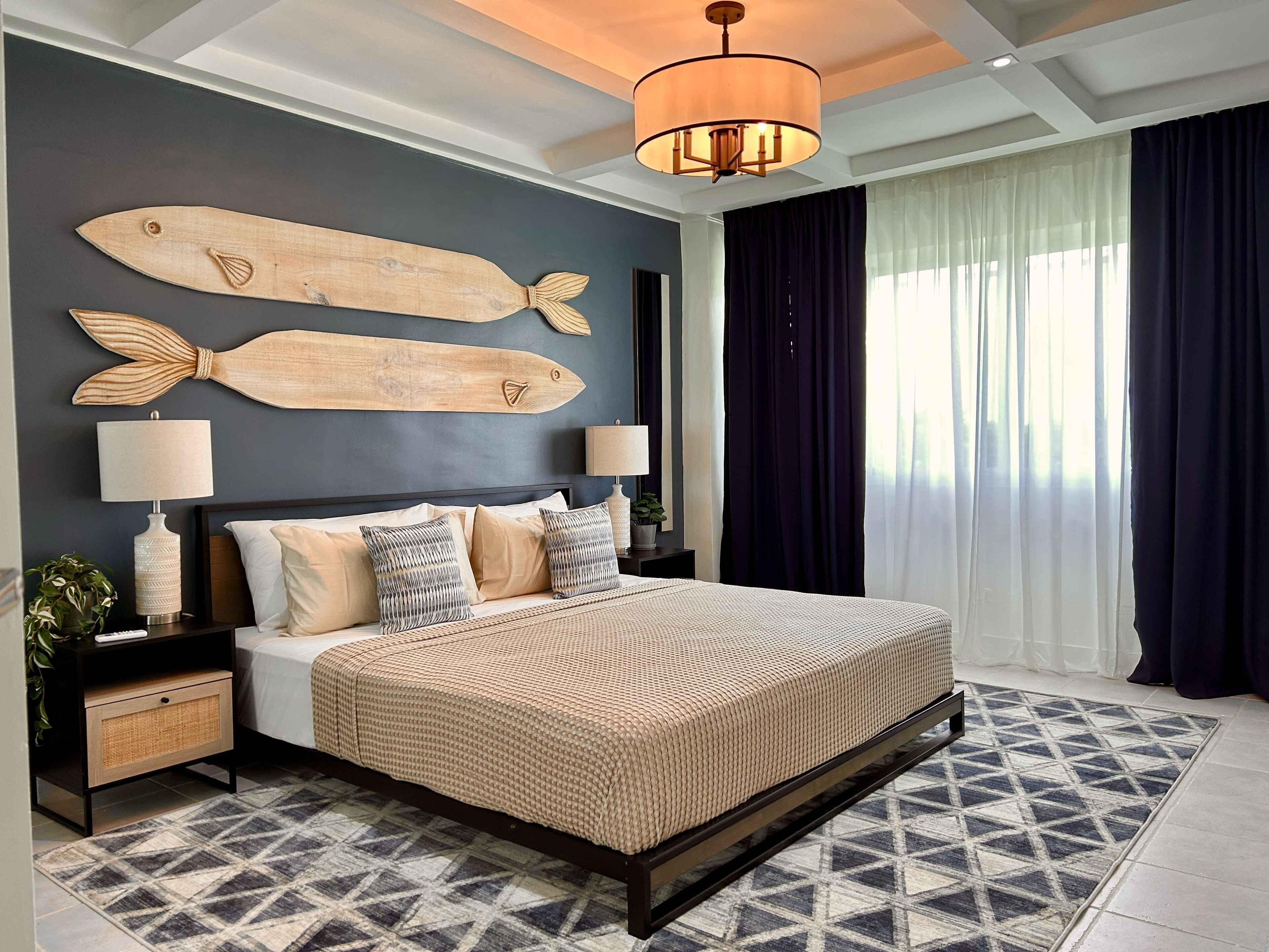 2 chambres, bureau, fer et planche à repasser, lit parapluie