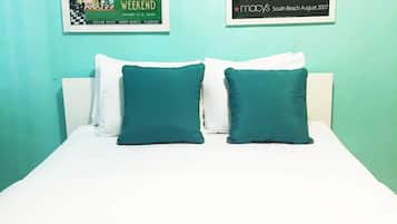 Cubrecamas, decoración personalizada, muebles diferentes y wifi gratis