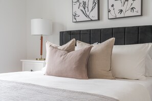 3 Schlafzimmer, Zimmersafe, Schreibtisch, Bügeleisen/Bügelbrett