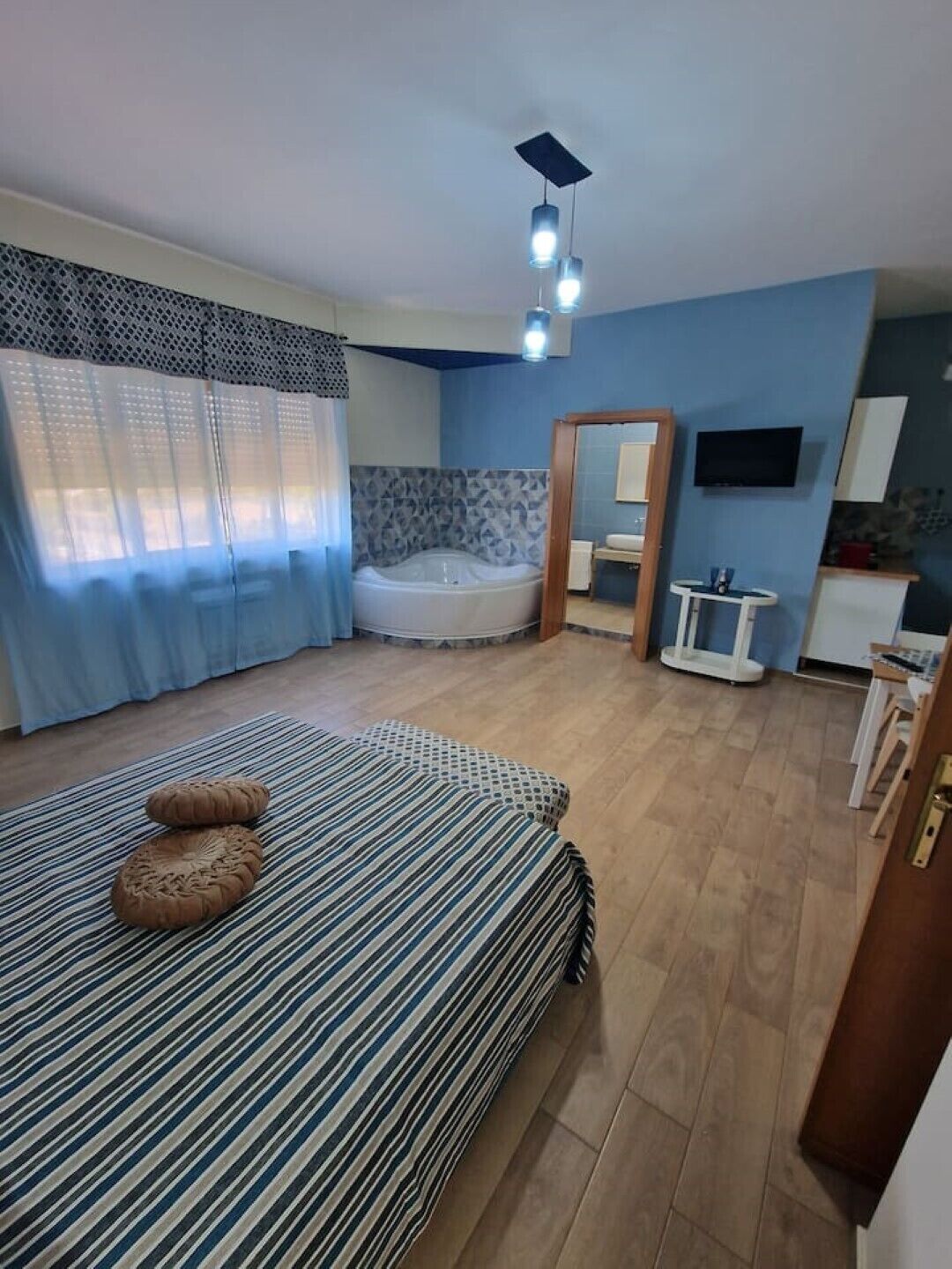 1 camera, ferro/asse da stiro, culla da viaggio, Wi-Fi gratuito