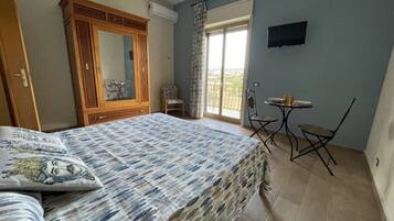 1 chambre, fer et planche Ă repasser, lit parapluie, Wi-Fi gratuit