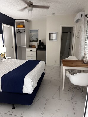 1 غرفة نوم ومكواة/لوح كي وواي فاي وملاءات أسرّة