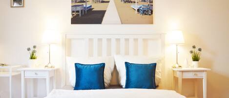 3 bedrooms, desk, iron/ironing board, free WiFi