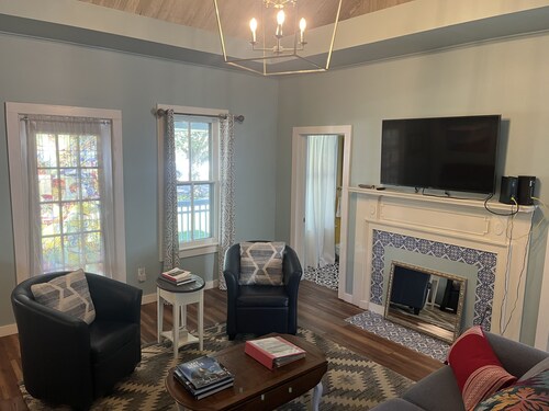 Lake Geneva Haven - Located in the Center of Everything!