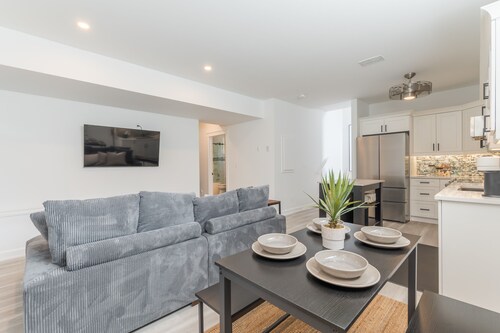 Cozy Haven in Port Hope: Explore, Relax, Recharge