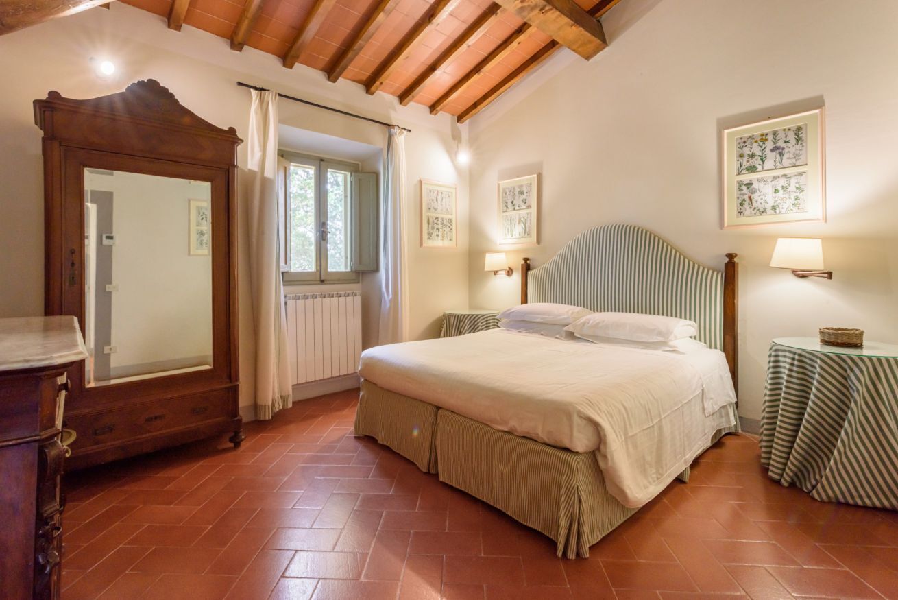 10 chambres, fer et planche à repasser, Wi-Fi, draps fournis