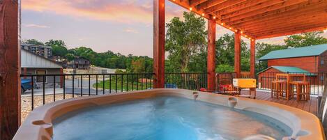 Outdoor spa tub