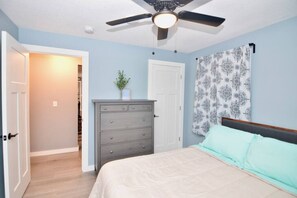 4 bedrooms, iron/ironing board, free WiFi, bed sheets