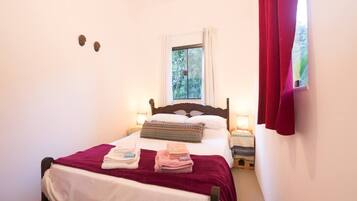 3 quartos, ferros/tábuas de passar roupa, Wi-Fi, roupa de cama