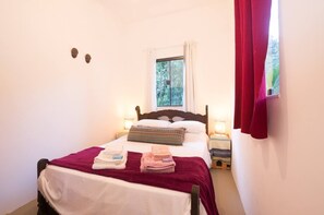 3 bedrooms, iron/ironing board, WiFi, bed sheets - Within the World's Largest Urban Forest (Tijuca Rio de Janeiro)