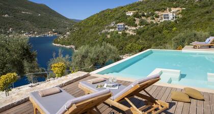 Villa Zoe - Direct Sea Access & Live Scenery at the Entrance to Sivota Bay
