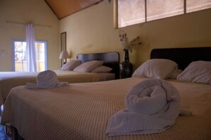 Room - Refugio Cariguana  (El Valle de Anton)