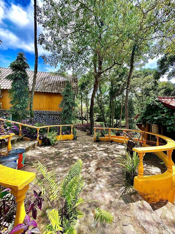 Vista frontal de la propiedad