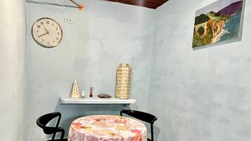 Family Double Room | Living area