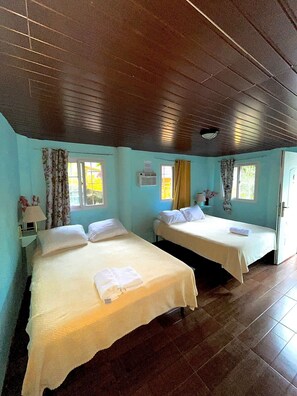 Kahden hengen perhehuone | Yksilöllisesti sisustettu, yksilöllisesti kalustettu, ilmainen Wi-Fi