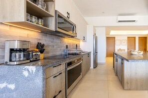 Fridge, microwave, oven, stovetop