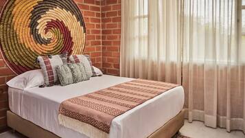 1 dormitorio, tabla de planchar con plancha, wifi y ropa de cama