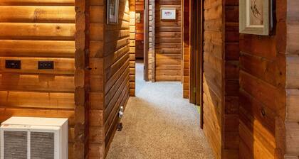 3-bedroom, 2 bath cabin in Mount Hood Village