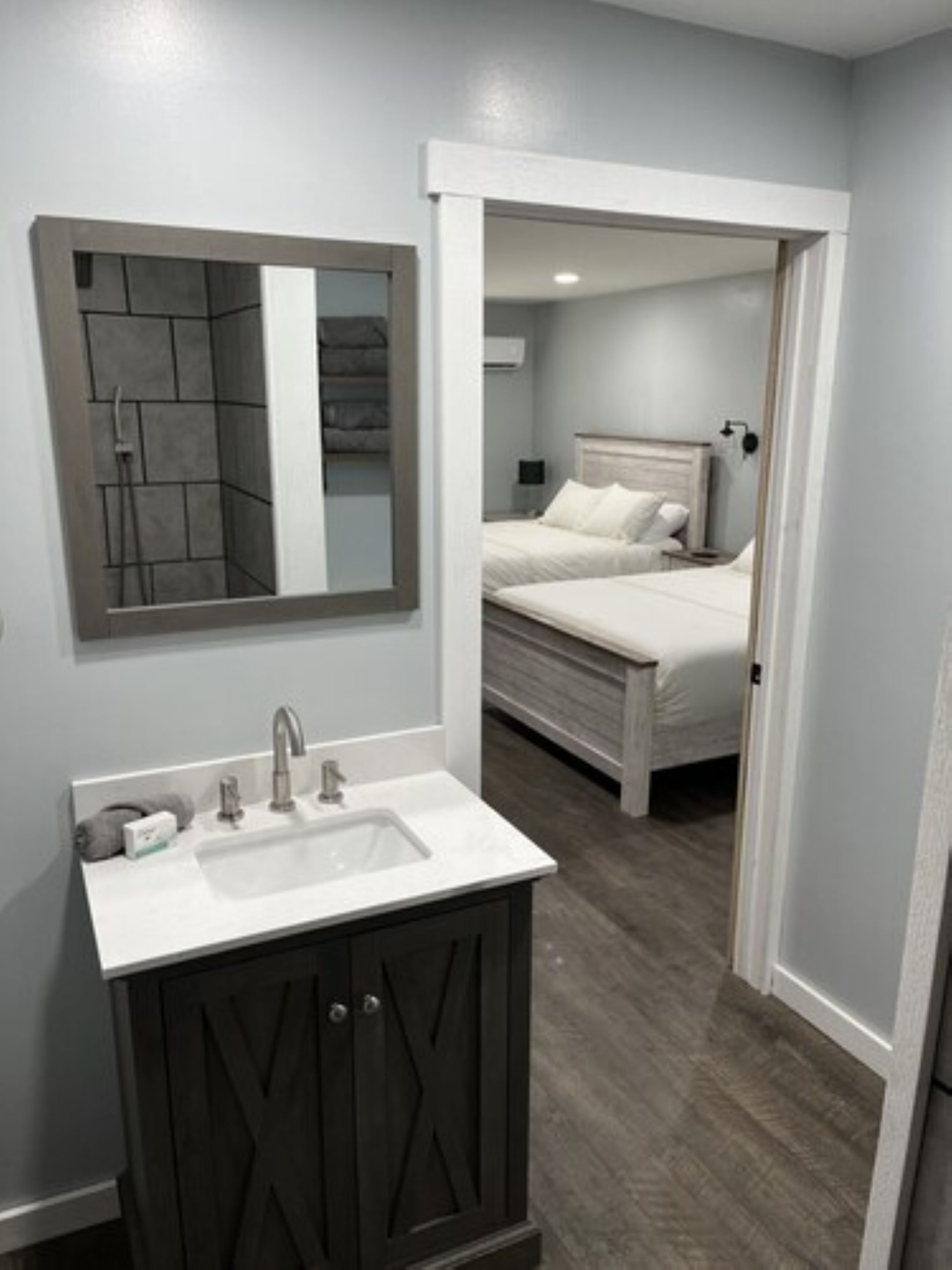 Suite – deluxe | Bad | Dusj, regndusjhode, håndklær og såpe