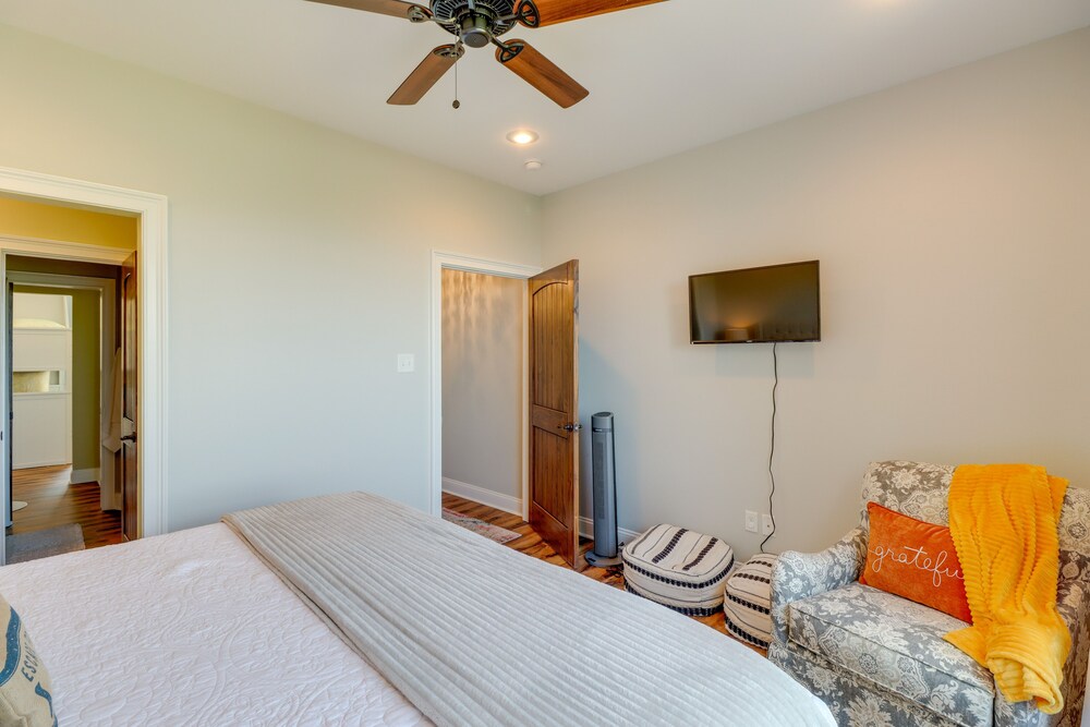 FamilyFriendly Edgemont Home w/ Deck & Lake Views Edgemont Vrbo