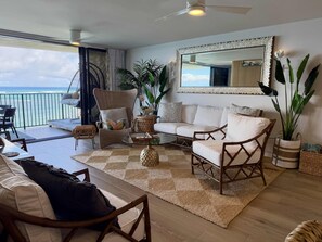 TV, offices - Unforgettable Oceanfront Stay | Nature & Luxury | Lanai & Moloka’i Views (Lahaina)