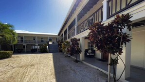 Front of property - Eastern Harbor Resort (Isla de Utila)