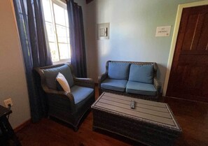 Classic-Apartment, Balkon, Blick auf den Innenhof | Wohnbereich