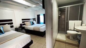 غرفة عادية - بشرفة - منظر للفناء | 1 غرفة نوم وواي فاي مجانًا