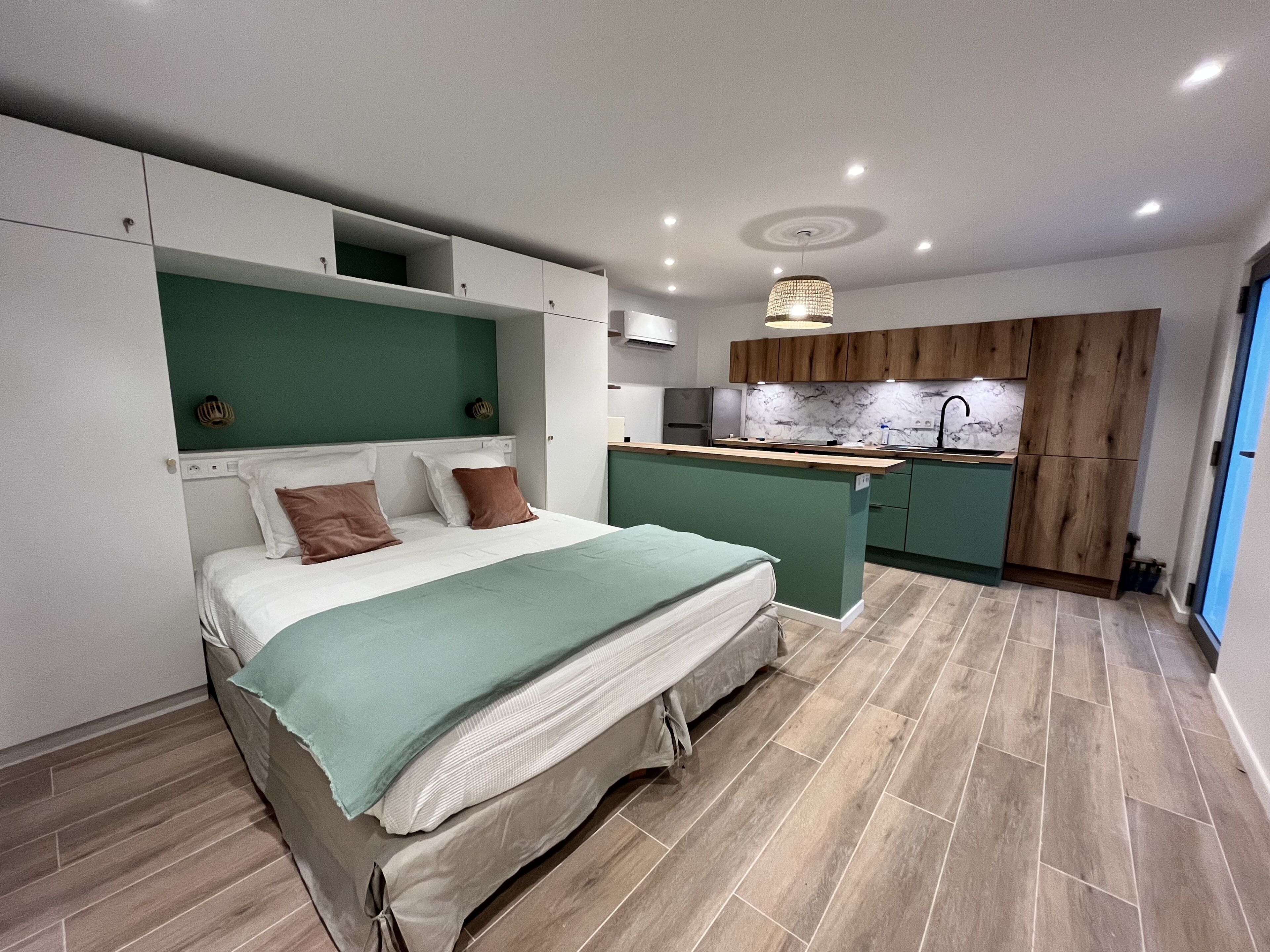 1 dormitorio, tabla de planchar con plancha, cuna de viaje y wifi gratis