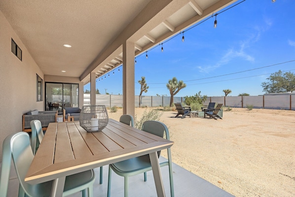 Outdoor dining