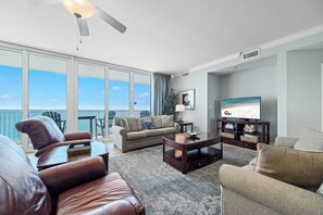 TV - BEACHFRONT, GULF-FRONT POOL, PRIVATE BALCONY! (Gulf Shores)