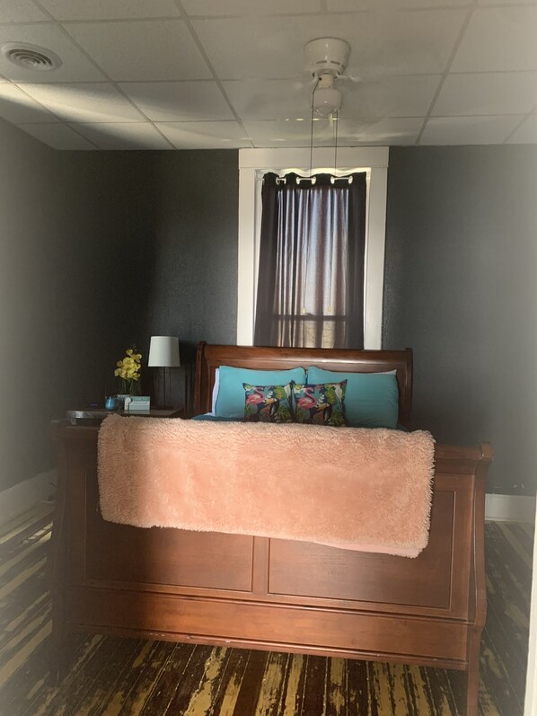 1 bedroom, WiFi, bed sheets