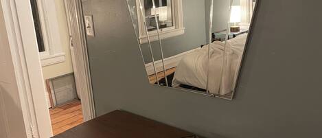 3 chambres, fer et planche à repasser, Wi-Fi, draps fournis