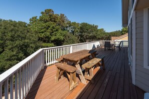 Outdoor dining - Amen Corner: Elevator, Private Pool, Hot Tub, 5 Masters (Corolla)