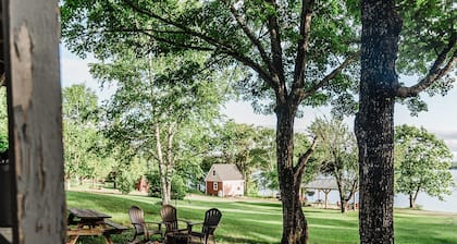 Portage Lakeside Cabins, The Fishing Shack
