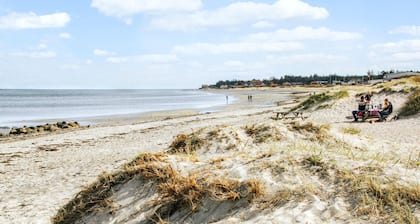 Beautiful home in Glesborg with WiFi